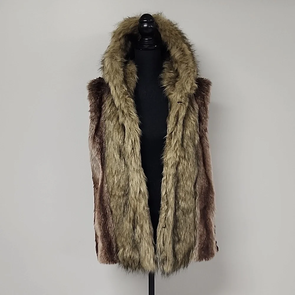 Faux Fur Hooded Vest - Picture 3 of 16